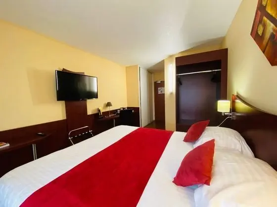 Premium Tek Büyük Yataklı Oda (free access to sauna & steam bath)