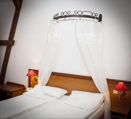 Standard Tek Büyük Yataklı Oda