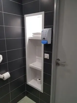 Tek Büyük Yataklı Oda, Engellilere Uygun, Sigara İçilmez