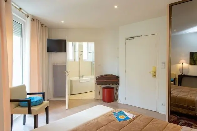 Premium Tek Büyük Yataklı Oda