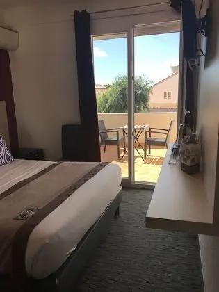 Standard Tek Büyük veya İki Ayrı Yataklı Oda, 1 Çift Kişilik veya 2 Tek Kişilik Yatak