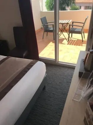 Standard Tek Büyük veya İki Ayrı Yataklı Oda, 1 Çift Kişilik veya 2 Tek Kişilik Yatak
