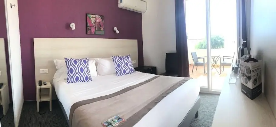 Standard Tek Büyük veya İki Ayrı Yataklı Oda, 1 Çift Kişilik veya 2 Tek Kişilik Yatak