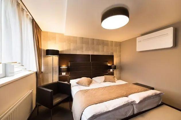 Design Tek Büyük veya İki Ayrı Yataklı Oda