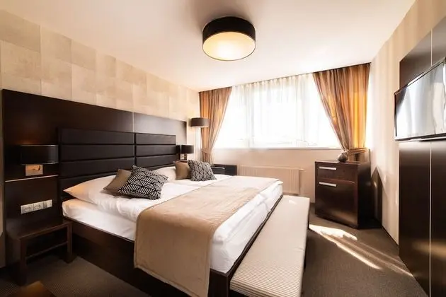 Design Tek Büyük veya İki Ayrı Yataklı Oda