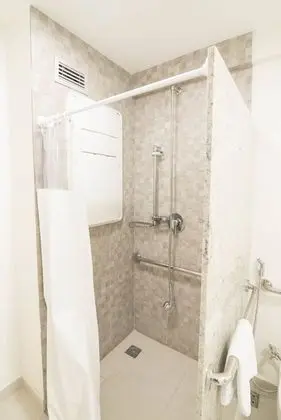Standard Tek Büyük Yataklı Oda, Engellilere Uygun