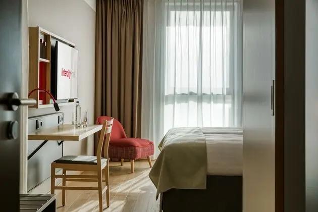 Business Tek Büyük Yataklı Oda