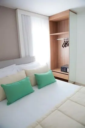 Premium Tek Büyük Yataklı Oda