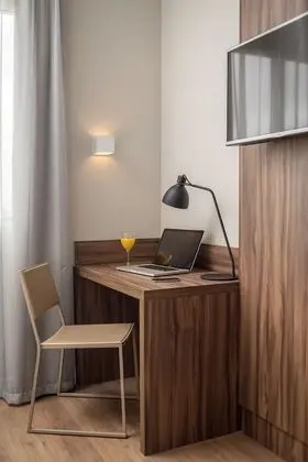 Premium Tek Büyük Yataklı Oda