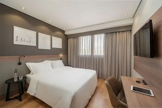 Premium Tek Büyük Yataklı Oda