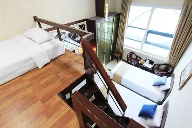 Deluxe Üç Kişilik Oda (With Kitchen)
