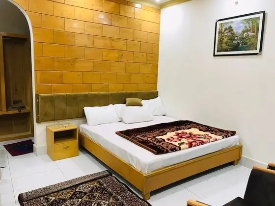 Standard Tek Büyük Yataklı Oda