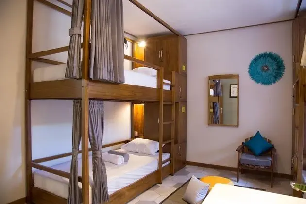 Dört Kişilik Oda, Sadece kadınlar için (Bed in 4-Bed)