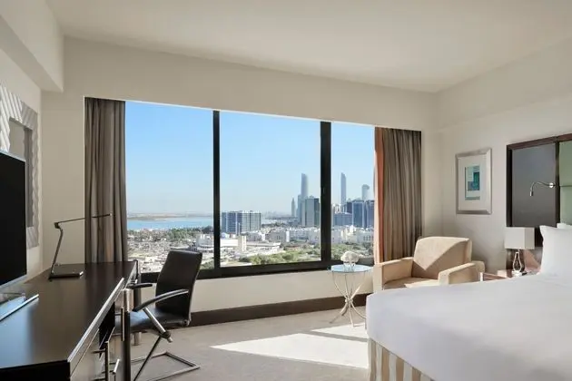 https://i.travelapi.com/lodging/1000000/10000/2500/2414/8aa7efb1.jpg