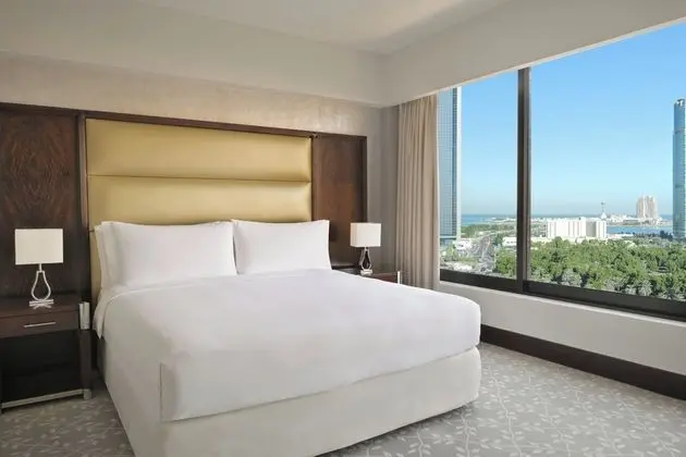 https://i.travelapi.com/lodging/1000000/10000/2500/2414/w8253h5501x3y3-eab517da.jpg