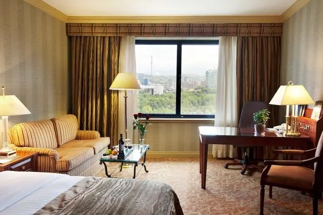 Classic Oda, 1 En Büyük (King) Boy Yatak, Sigara İçilebilir (High Floor, Lounge Access)