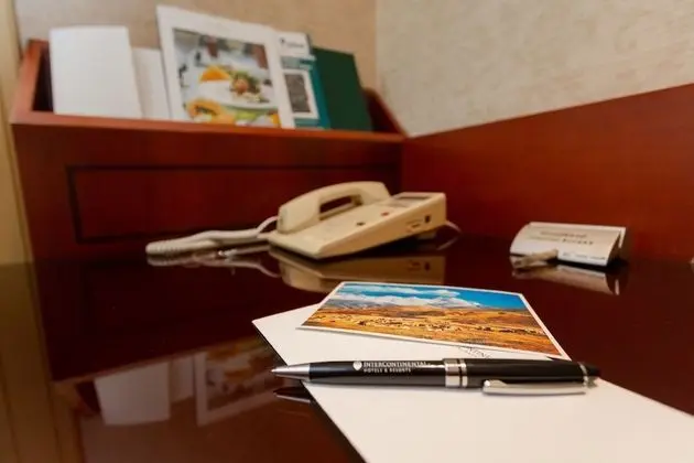 Classic Oda, 1 En Büyük (King) Boy Yatak, Sigara İçilebilir (High Floor, Lounge Access)