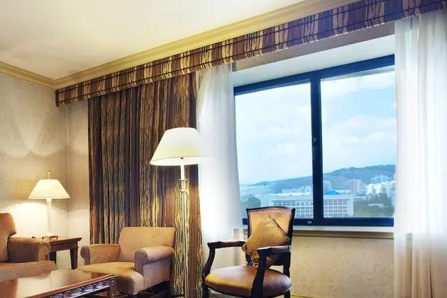 Classic Oda, 1 En Büyük (King) Boy Yatak, Sigara İçilebilir (High Floor, Lounge Access)