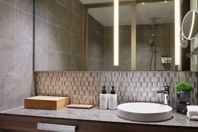 Classic Oda, 1 En Büyük (King) Boy Yatak, Küvet (High Floor, Walk-In Shower)