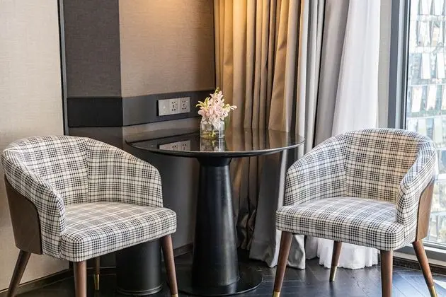 Premium Oda, 1 En Büyük (King) Boy Yatak, Business Dinlenme Salonu Kullanımı (High Floor)