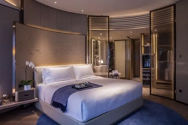 Classic Oda, 1 En Büyük (King) Boy Yatak, Business Dinlenme Salonu Kullanımı (Club Lounge Access)
