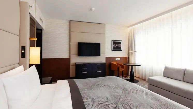Premium Oda, 1 En Büyük (King) Boy Yatak