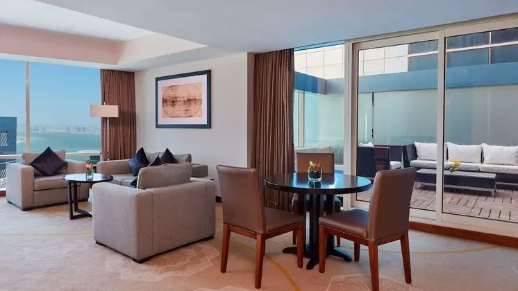Süit, 1 Yatak Odası, Sigara İçilebilir (Living Dining Areas)