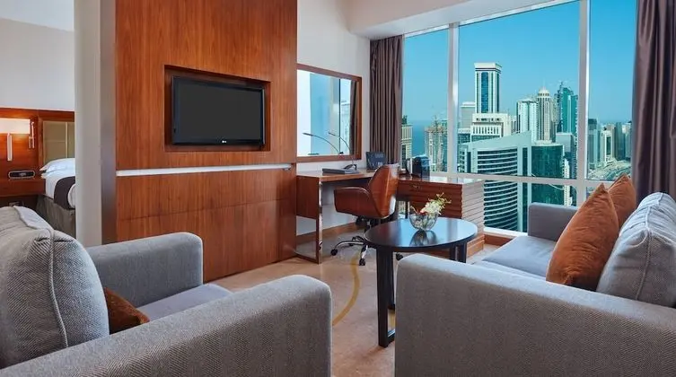 Süit, 1 Yatak Odası, Sigara İçilebilir (Living Dining Areas)