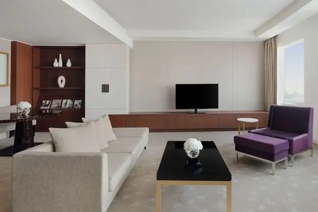 Signature Süit (Club Lounge Access Creek View)