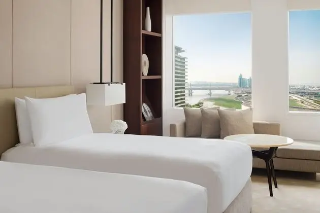 Signature Süit (Club Lounge Access Creek View)