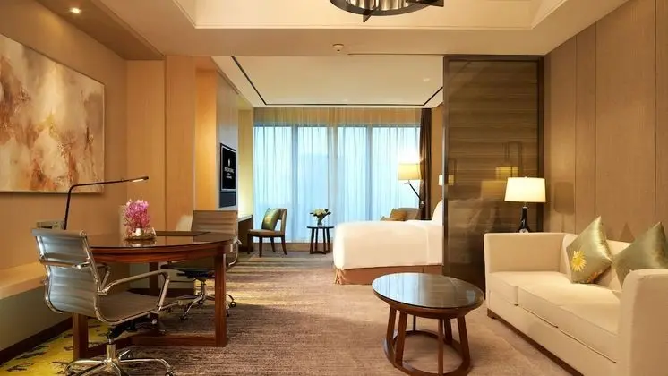 Junior Süit, 1 En Büyük (King) Boy Yatak (Luxury Bath Club Lounge Access)