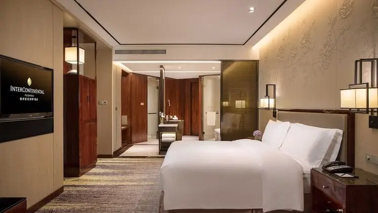 Junior Süit, 1 En Büyük (King) Boy Yatak (Luxury Bath Club Lounge Access)