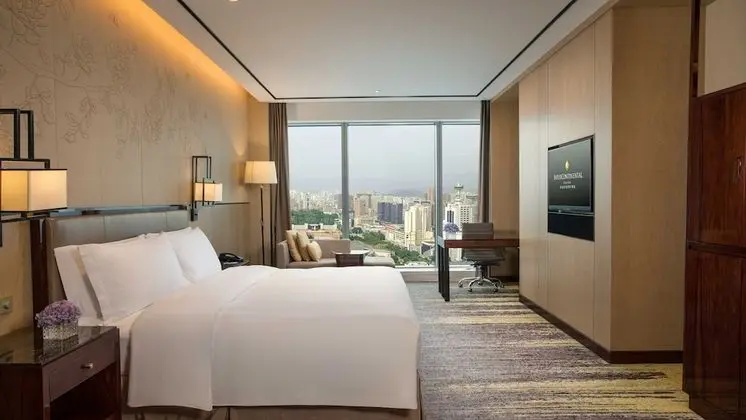 Junior Süit, 1 En Büyük (King) Boy Yatak (Luxury Bath Club Lounge Access)
