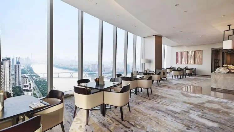 Classic Oda, 1 En Büyük (King) Boy Yatak, Business Dinlenme Salonu Kullanımı (Canton Tower View)