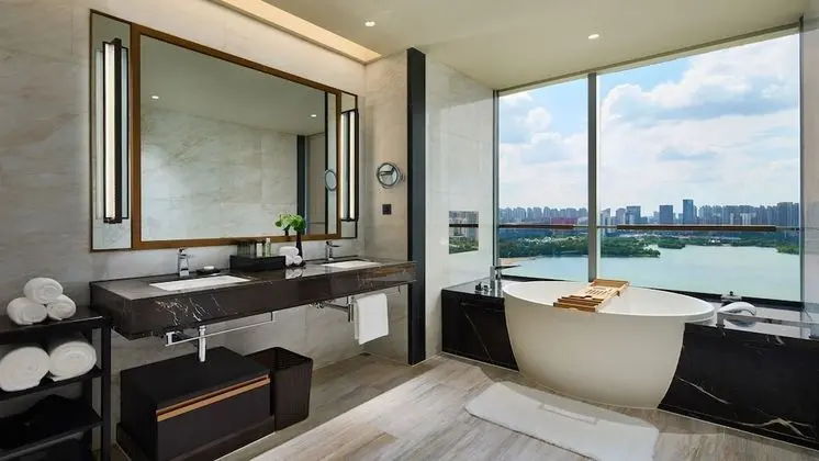 Süit, 1 Yatak Odası, Göl Manzaralı (Club Lounge Access)