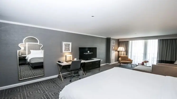 Premium Oda, 1 En Büyük (King) Boy Yatak ve Çekyat, Balkon, Manzaralı (Plaza View)