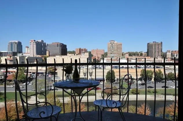 Süit, 1 En Büyük (King) Boy Yatak, Balkon, Manzaralı (Plaza View)