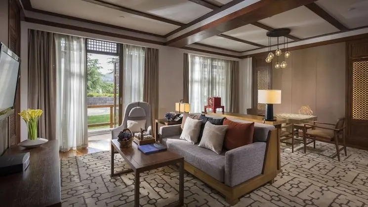 Club Süit, 1 Yatak Odası, Bahçe Manzaralı (Club Lounge Access)