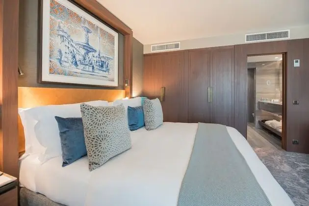 Süit, 1 Büyük (Queen) Boy Yatak ve Çekyat, Teras (Two Storey)