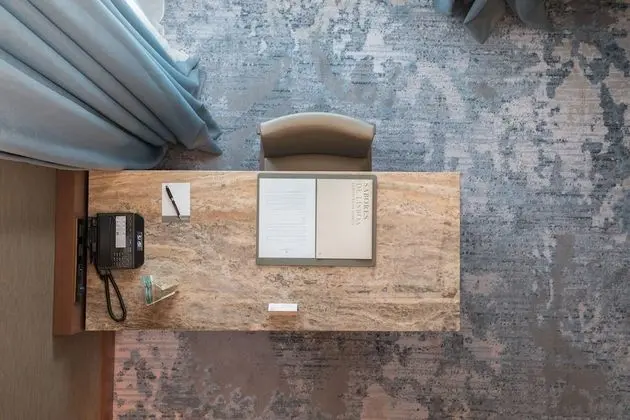 Süit, 1 Büyük (Queen) Boy Yatak ve Çekyat, Teras (Two Storey)