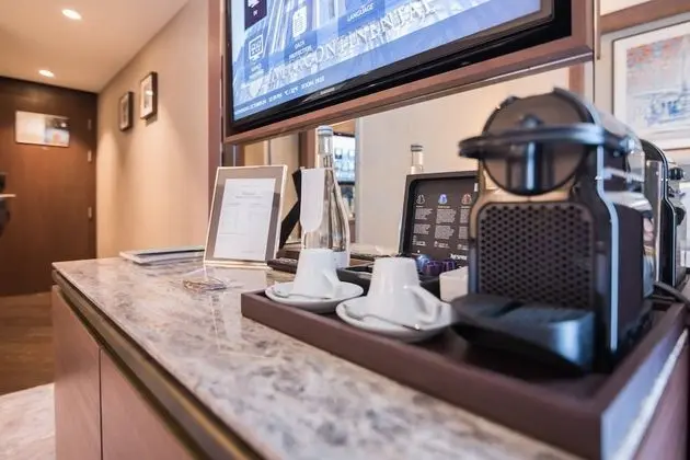 Süit, 1 Büyük (Queen) Boy Yatak ve Çekyat, Teras (Two Storey)