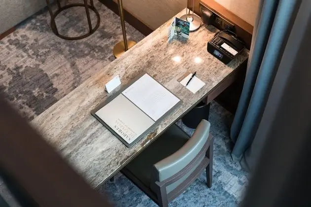 Süit, 1 Büyük (Queen) Boy Yatak ve Çekyat, Teras (Two Storey)