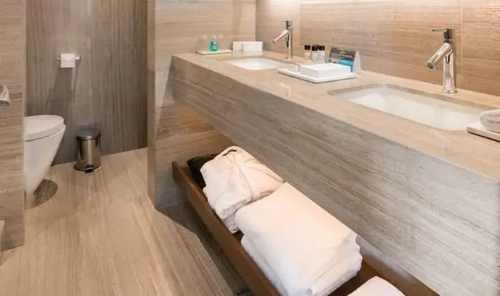 Süit, 1 Büyük (Queen) Boy Yatak ve Çekyat, Teras (Two Storey)