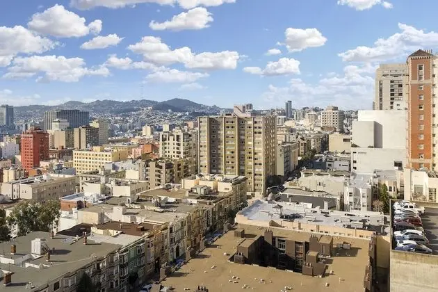 Classic Oda, 1 En Büyük (King) Boy Yatak, Tepe Manzaralı (Nob Hill Neighborhood Views)