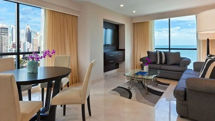 Süit, 1 Yatak Odası (Dining Club Lounge Access High Floor)