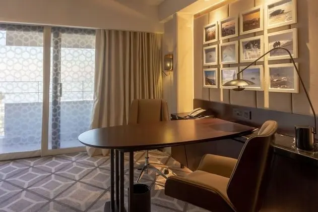 Oda, 2 Büyük (Queen) Boy Yatak, Balkon, Şehir Manzaralı (Top Floor)
