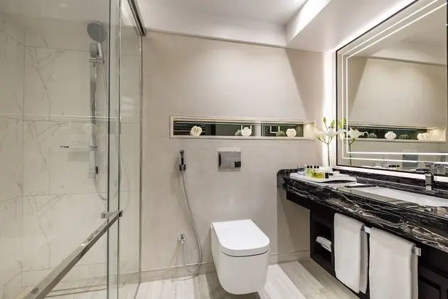 Oda, 2 Büyük (Queen) Boy Yatak, Balkon, Şehir Manzaralı (Top Floor)