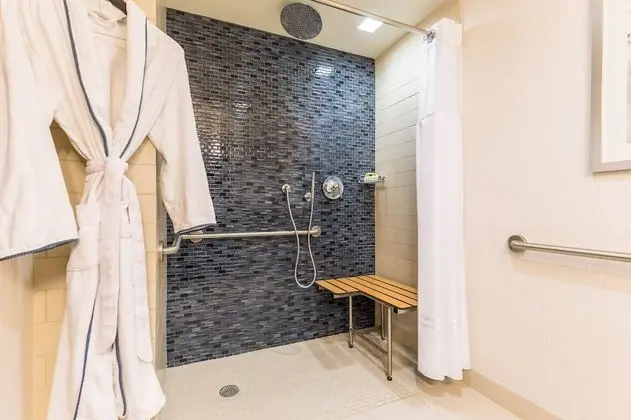 Classic Oda, 2 Çift Kişilik Yatak, Engellilere Uygun (Mobility, Accessible Tub)