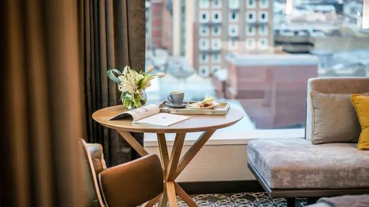 Classic Oda, 1 En Büyük (King) Boy Yatak, Business Dinlenme Salonu Kullanımı (Lounge Access)