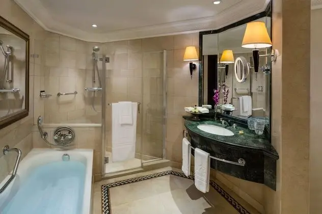 Premium Oda, 1 En Büyük (King) Boy Yatak, Sigara İçilebilir (Balcony, Pool View)